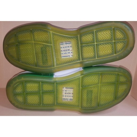 Athletic_Shoes